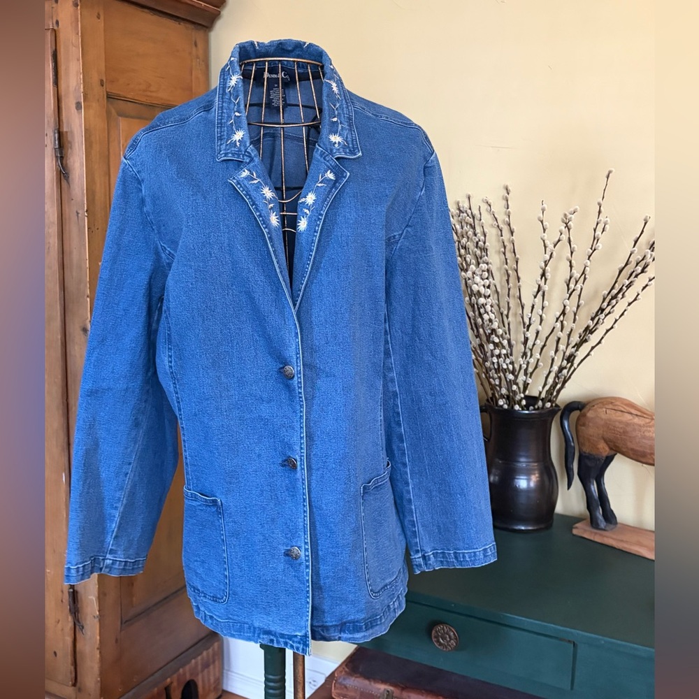 VINTAGE 90s Denim & Co Classic Blue Jean Jacket Chore Coat Floral Collar